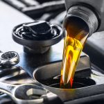 Kapan waktu yang tepat untuk ganti oli mobil ?